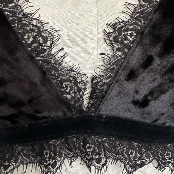 Chelsea 28 Velvet EyeLash Lace Trim Bralette Black Nordstrom Size Medium - Picture 5 of 11